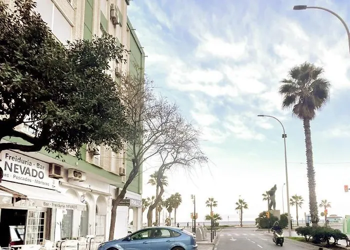 Holidays2Malaga Tomas De Echeverria 150 Mts To Beach & High Speed Wifi & Parking