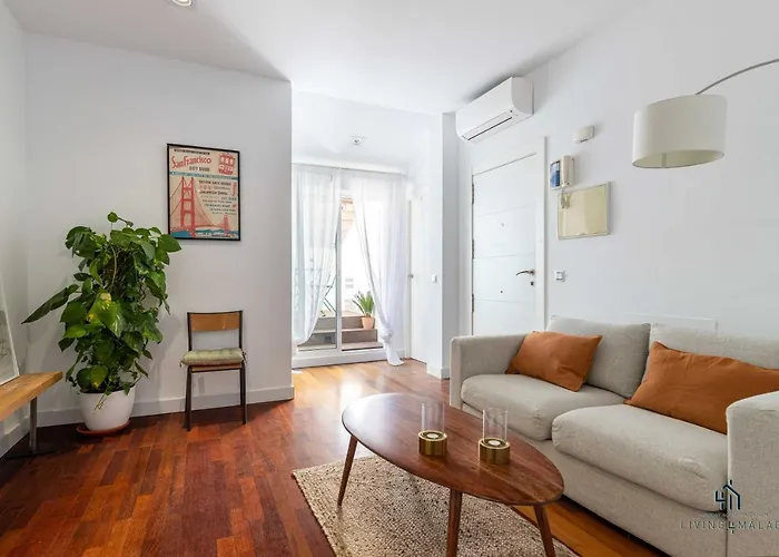Living4Malaga Suite Flamingo Apartment