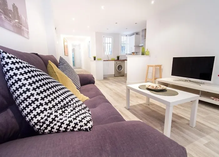 C16 - Modern & Comfortable 4 Beds Apartment