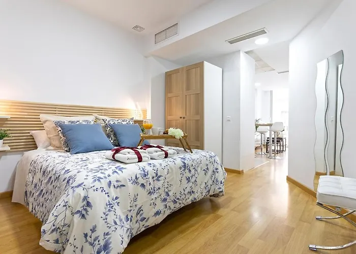 -Malagasunapts- Fashion Historical City Centre