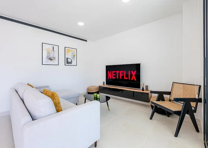 797 Holiday Rentals - Lujoso Apartamento Para 6 Con Jacuzzi En Higueron
