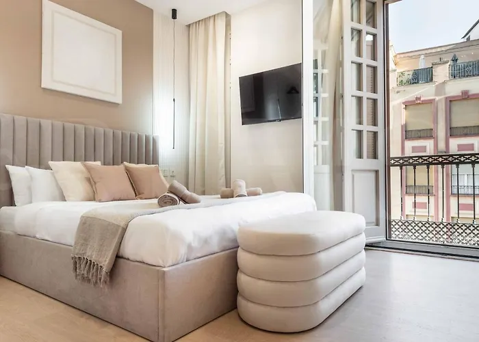 Sophisticated Apartment With Balcony & City Views By Rems