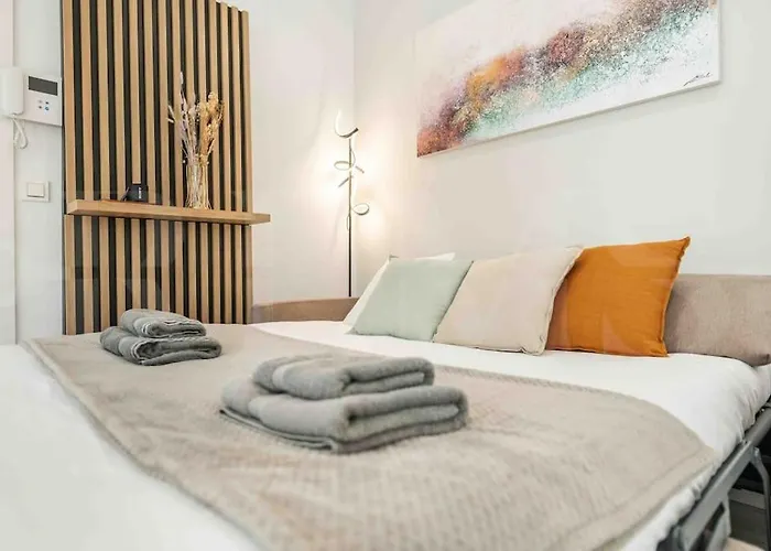 Tranquil & Bright Apartment With Parking By Rems
