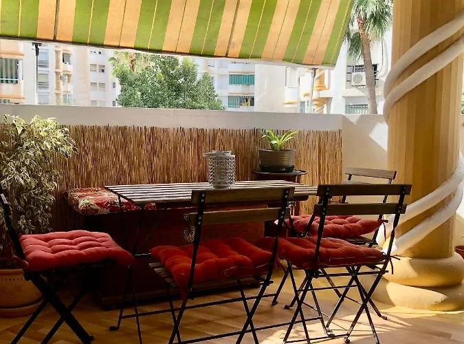 Habitacion Con Smart Tv En Piso Compartido Con Bano Privado O Compartido Malaga Sol