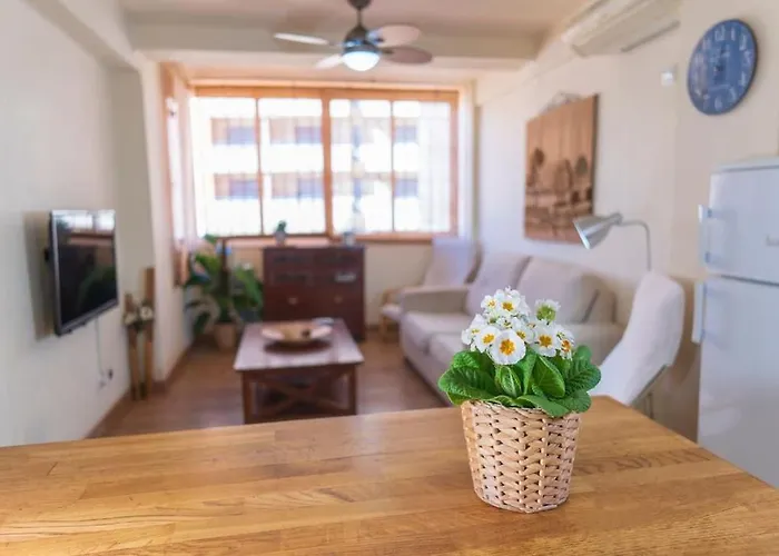 3 Bedrooms City Center And Beach