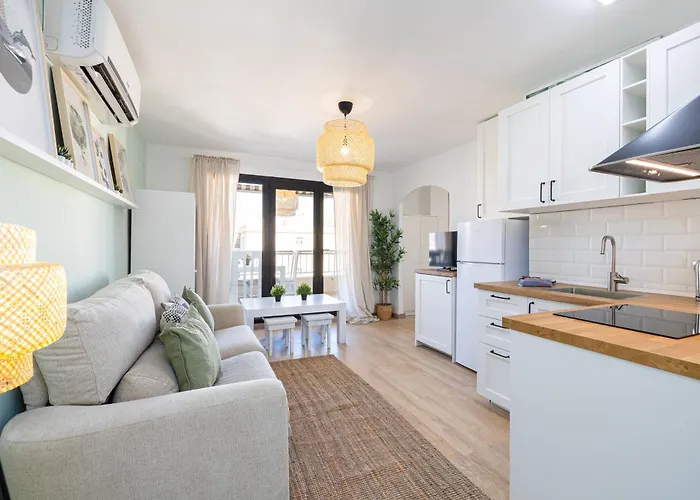 Holidays2Malaga Los Guindos 500 Mts From Beach And Promenade