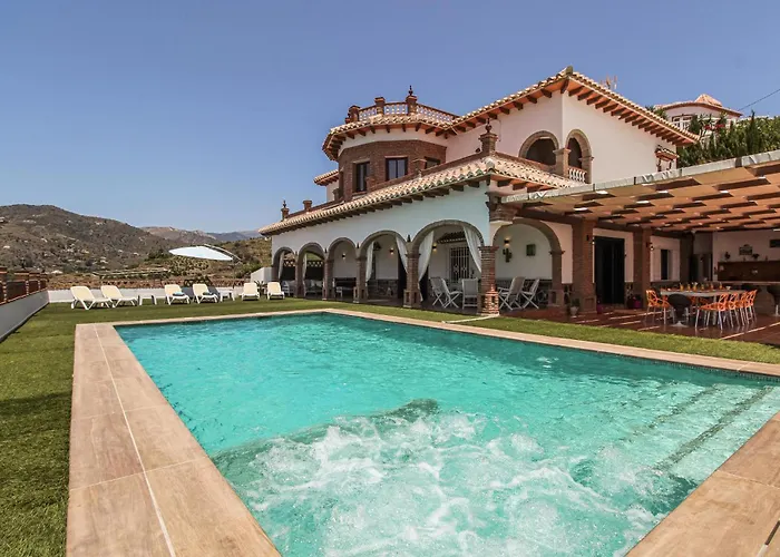 Nice Home In Malaga With Jacuzzi