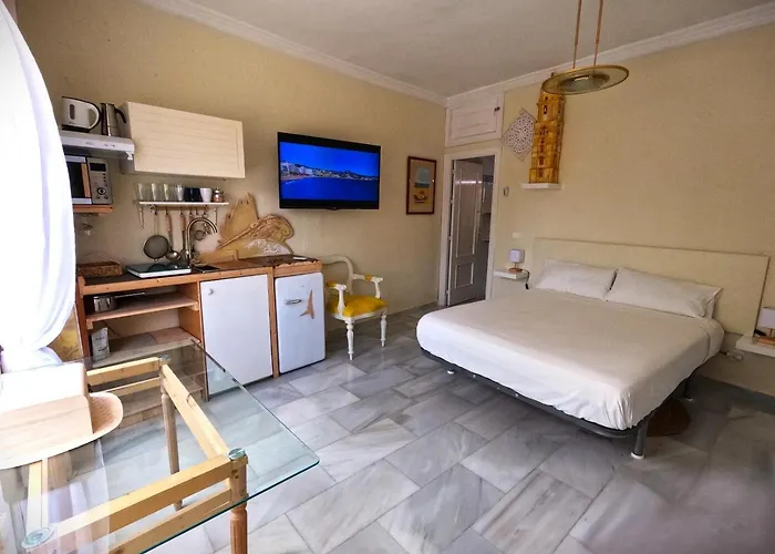 Gibralfaro Alojamiento Turistico Cerca De La Playa