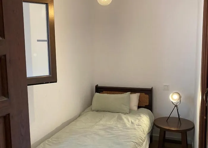 Habitacion Individual Tranquila Con Bano Privado En Piso Compartido