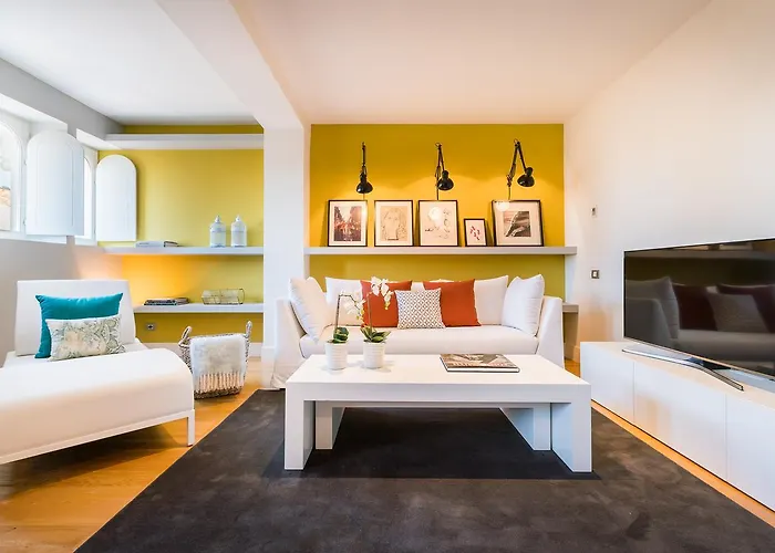 Home Club Calle Nueva Apartments