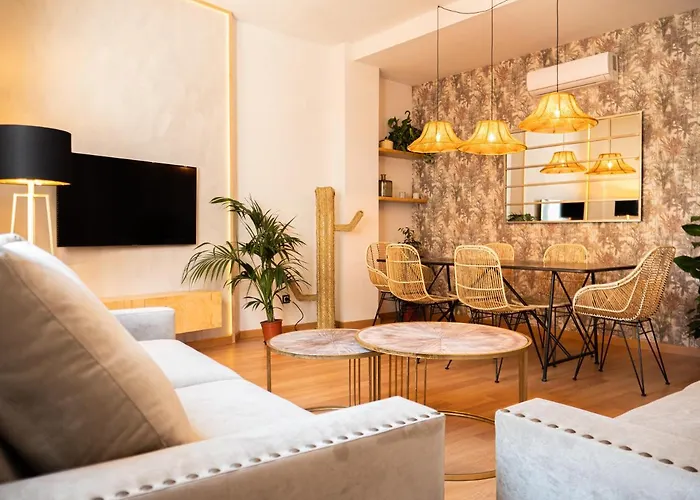Stylish Apartment In The Heart Of Malaga With Pool