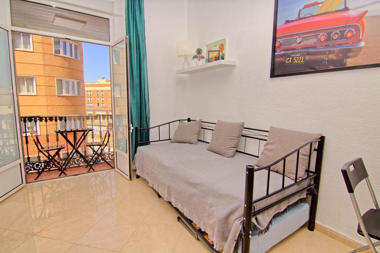 Homestay Balcony &