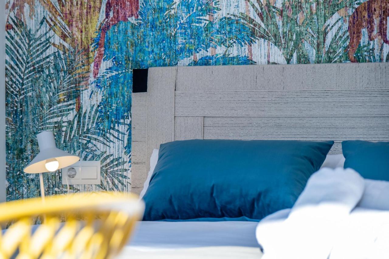 Blue Sea - With Terrace Apartment
