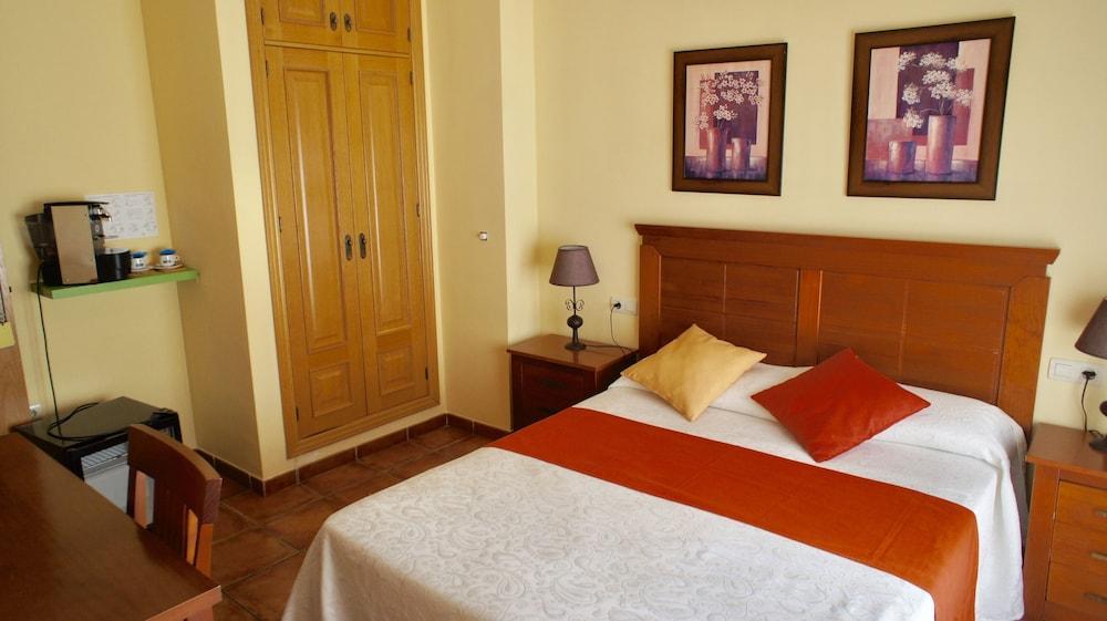 Hotel Casa Vazquez 2*