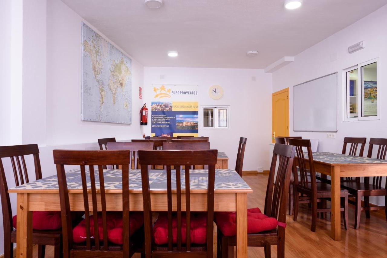 Hostel Lunalba *