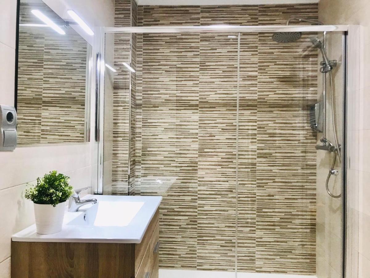 Modern & Spacious In Plaza De La Merced