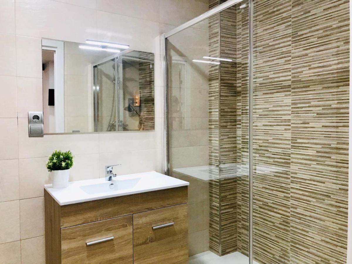 Apartment Modern & Spacious In Plaza De La Merced