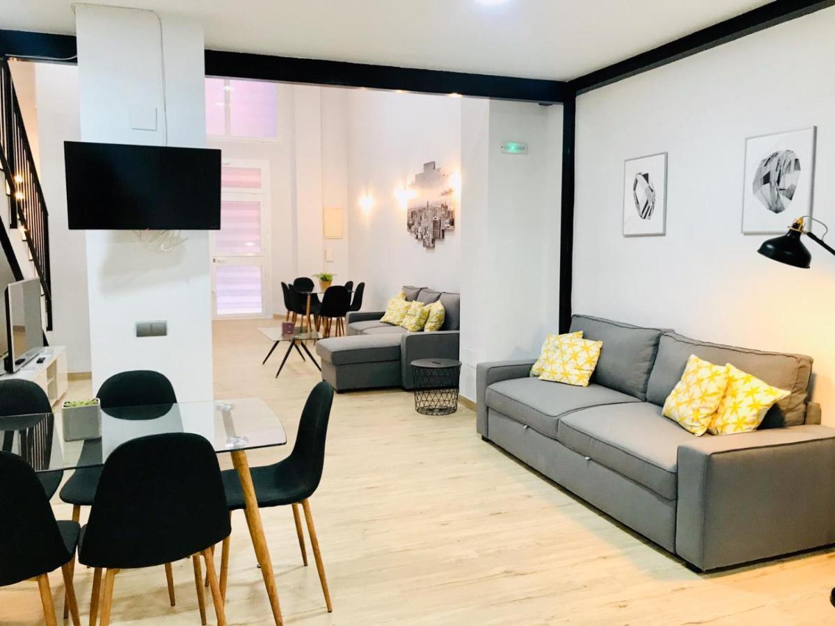 Modern & Spacious In Plaza De La Merced Apartment *