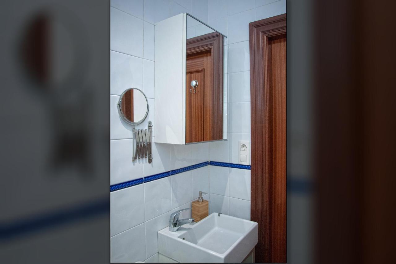 Lyrioshomes Apartamento Montaño Center * Málaga