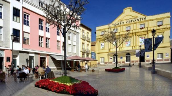 Lyrioshomes Apartamento Montaño Center * Málaga