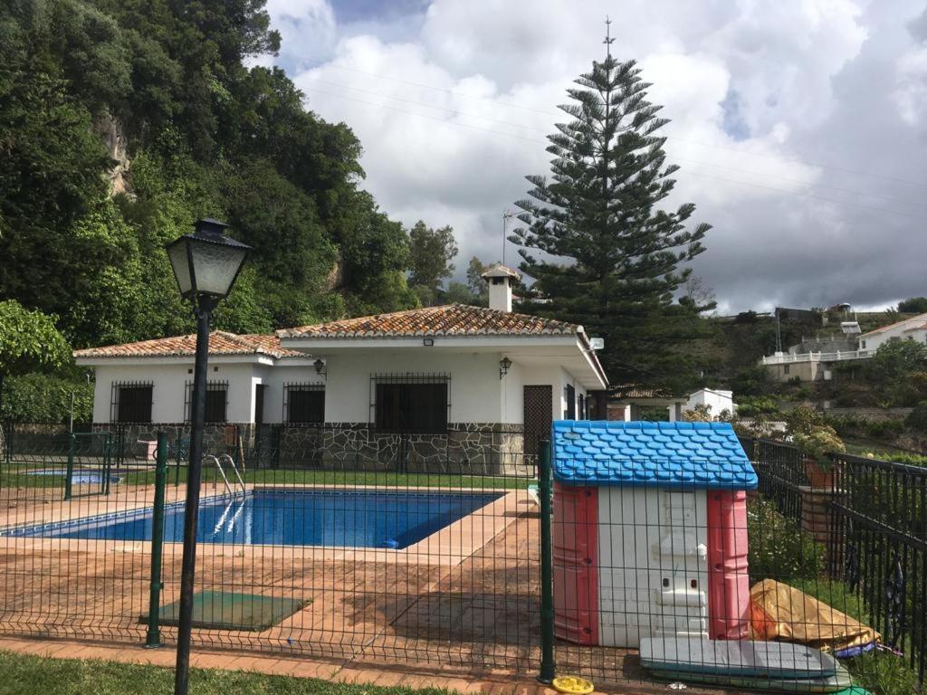 Casa Paca Perea *