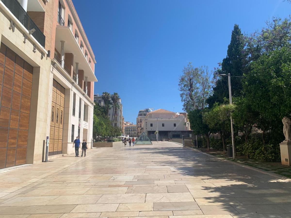 Homely Malagueta Junto Al Mar, Parking Privado Bajo Suplemento Apartment Malaga