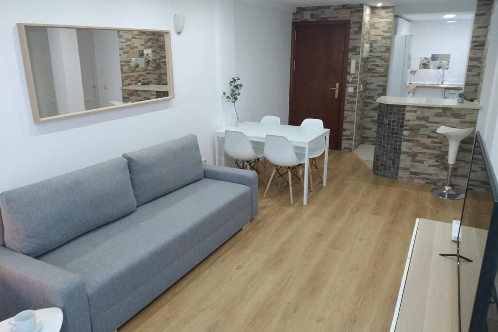 Rent4 Delicias Apartment *