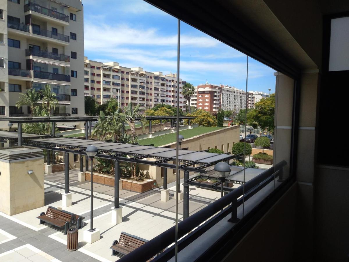 Apartamento Con Piscina En Parque Litoral Apartment *
