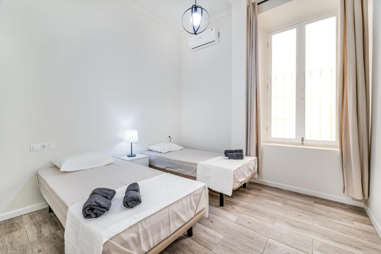 Center Apartment *
