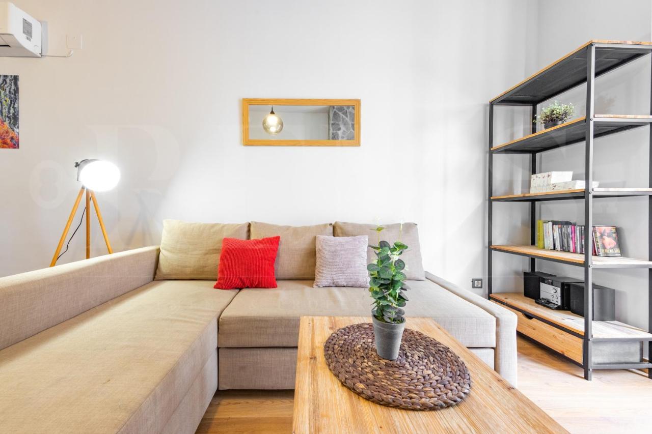 Appartement Cozy Flat With Common Pool & Parking - Center By Rems *