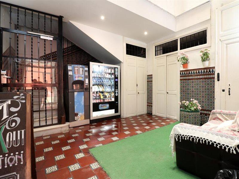 Hostel Feel Center