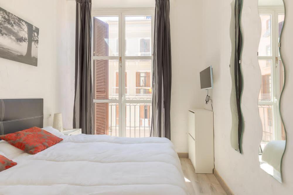 Beautiful Flat With Balcony&wifi In Center *