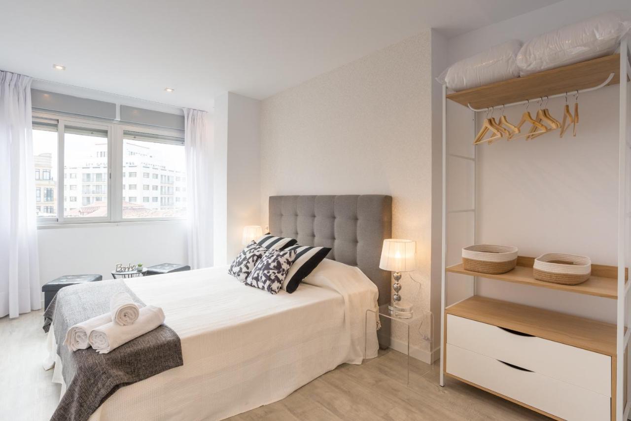 Apartment Urbe10 Angel Ganivet 2 Bedrooms *