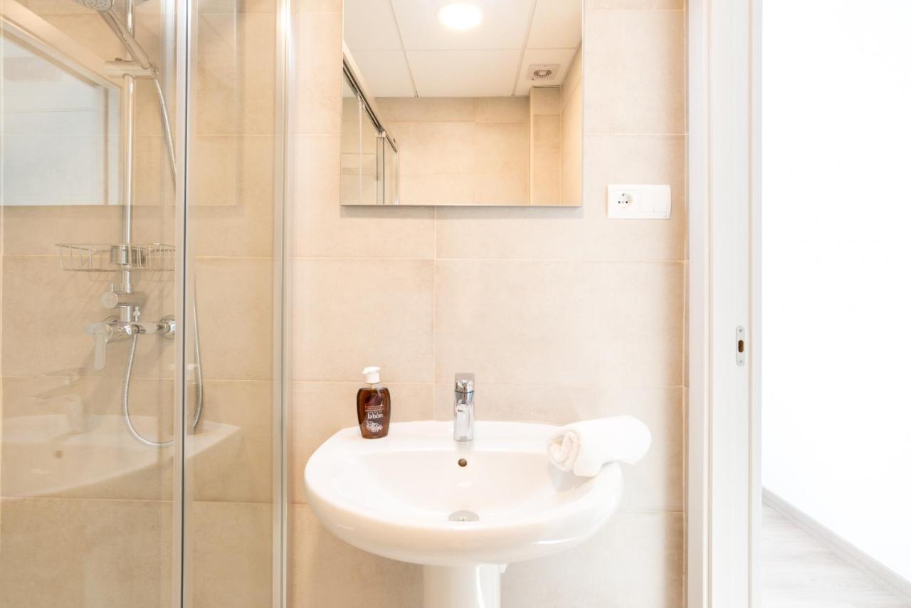 Urbe10 Atarazanas 2 Bedrooms Apartment Malaga