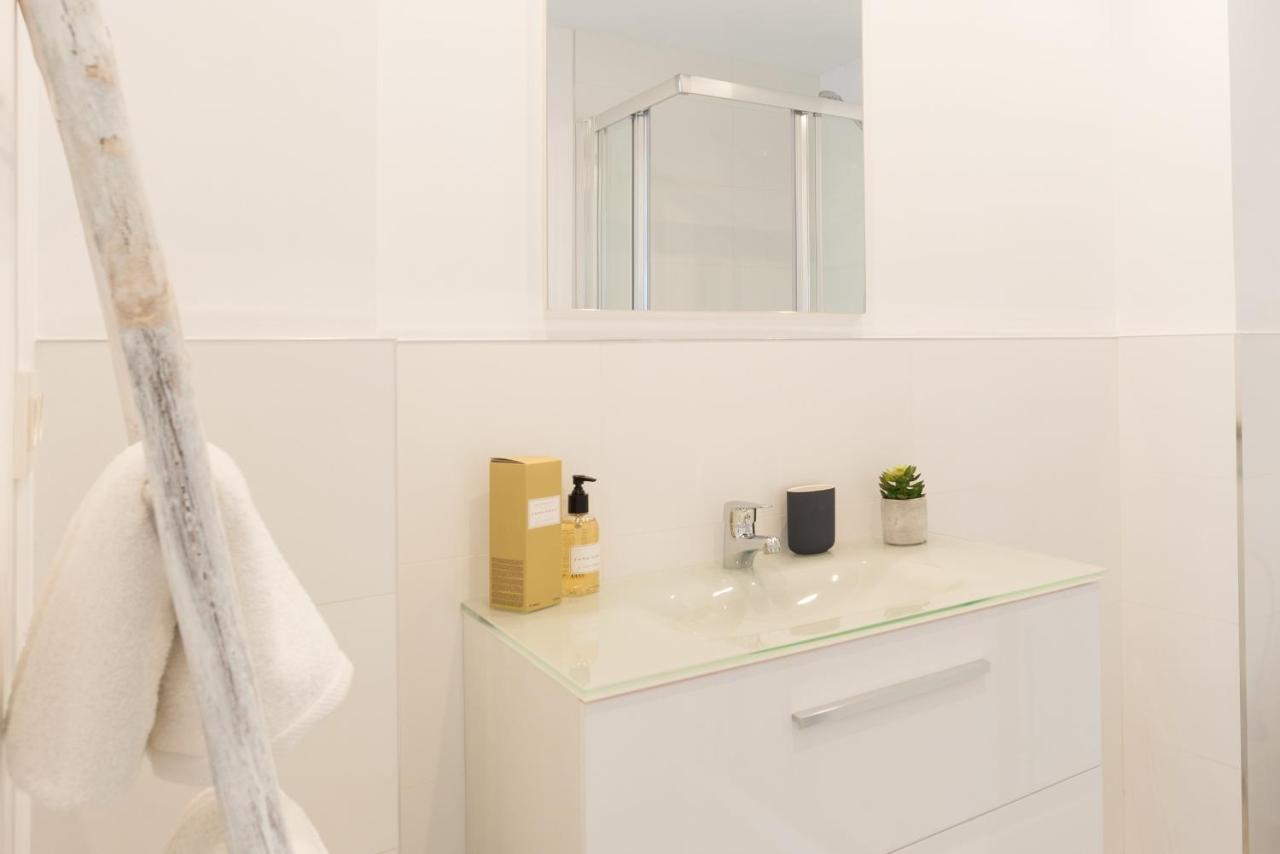 Urbe10 Angel Ganivet 2 Bedrooms Málaga