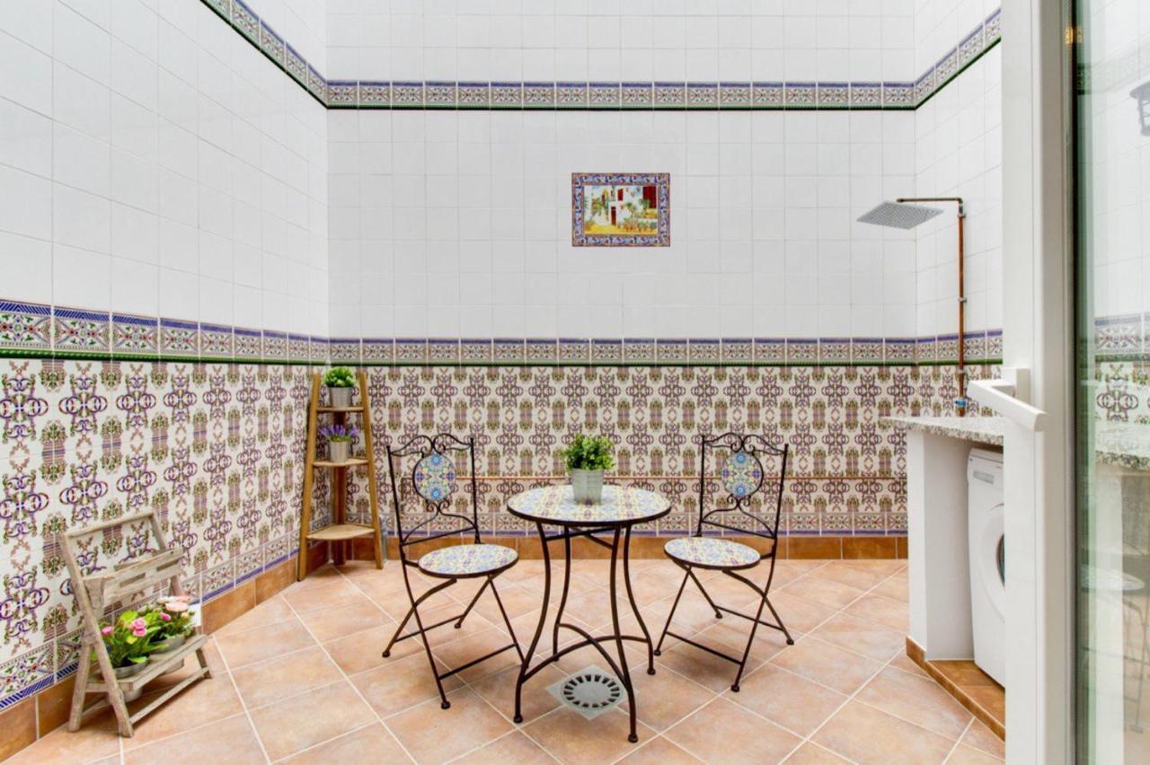Barcelo 21: Centrally Located Attic With Terrace And Retreat Apartment Malaga