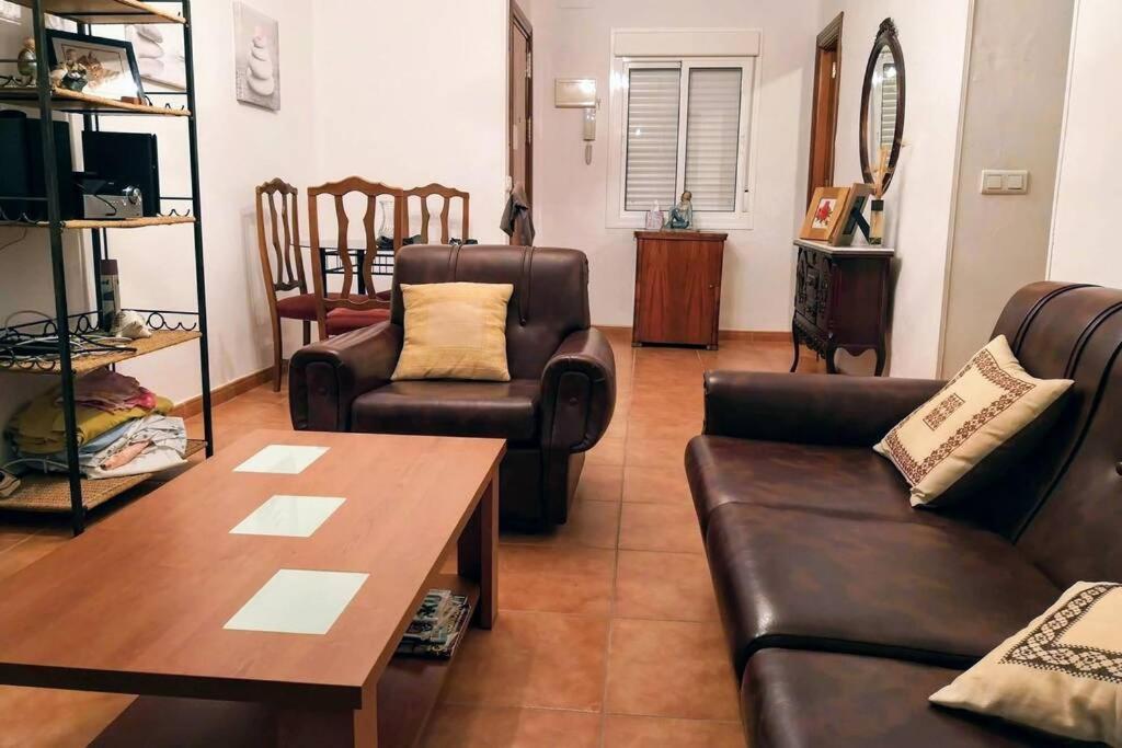 Apartamento De Tres En Carranque * Malaga