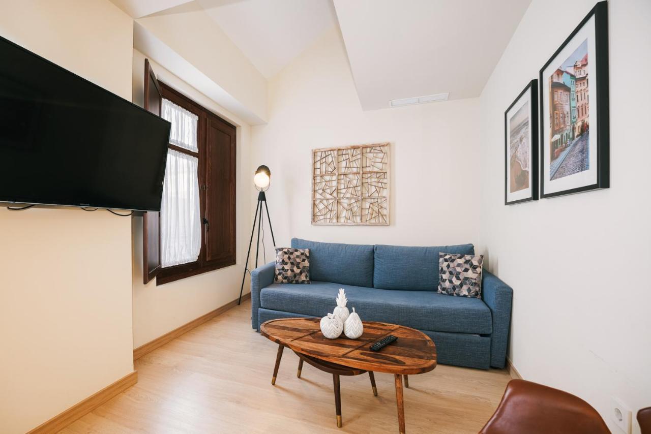 Debambu Atarazanas Aparthotel 2*