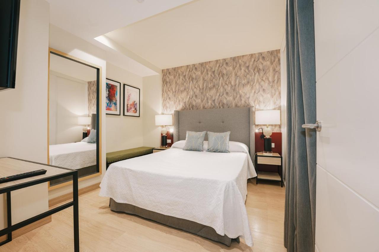 Debambu Atarazanas Aparthotel 2*