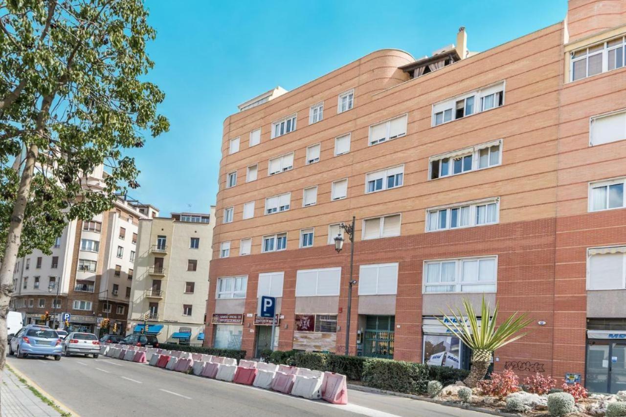 Lovely With River Views And Parking Apartment Málaga
