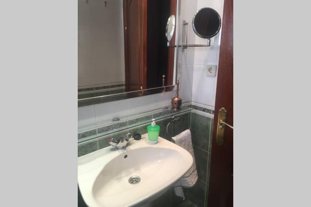 Confortable-tranquilo Junto Al Centro Apartment
