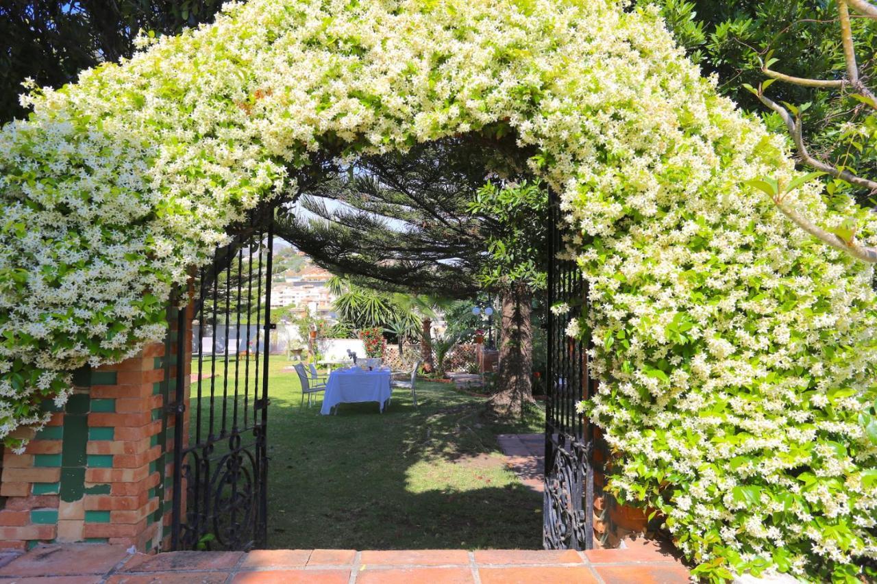 Clavero Villa *