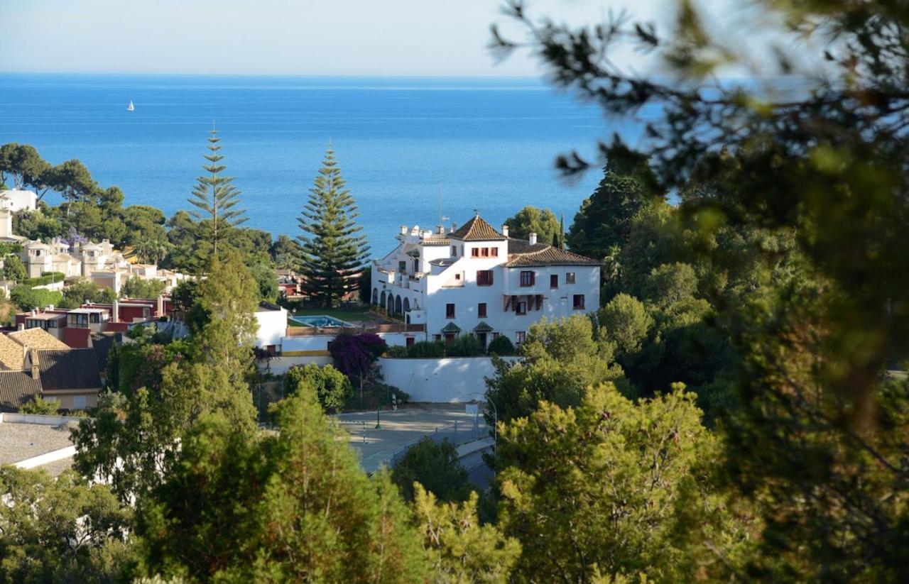 Clavero Villa *