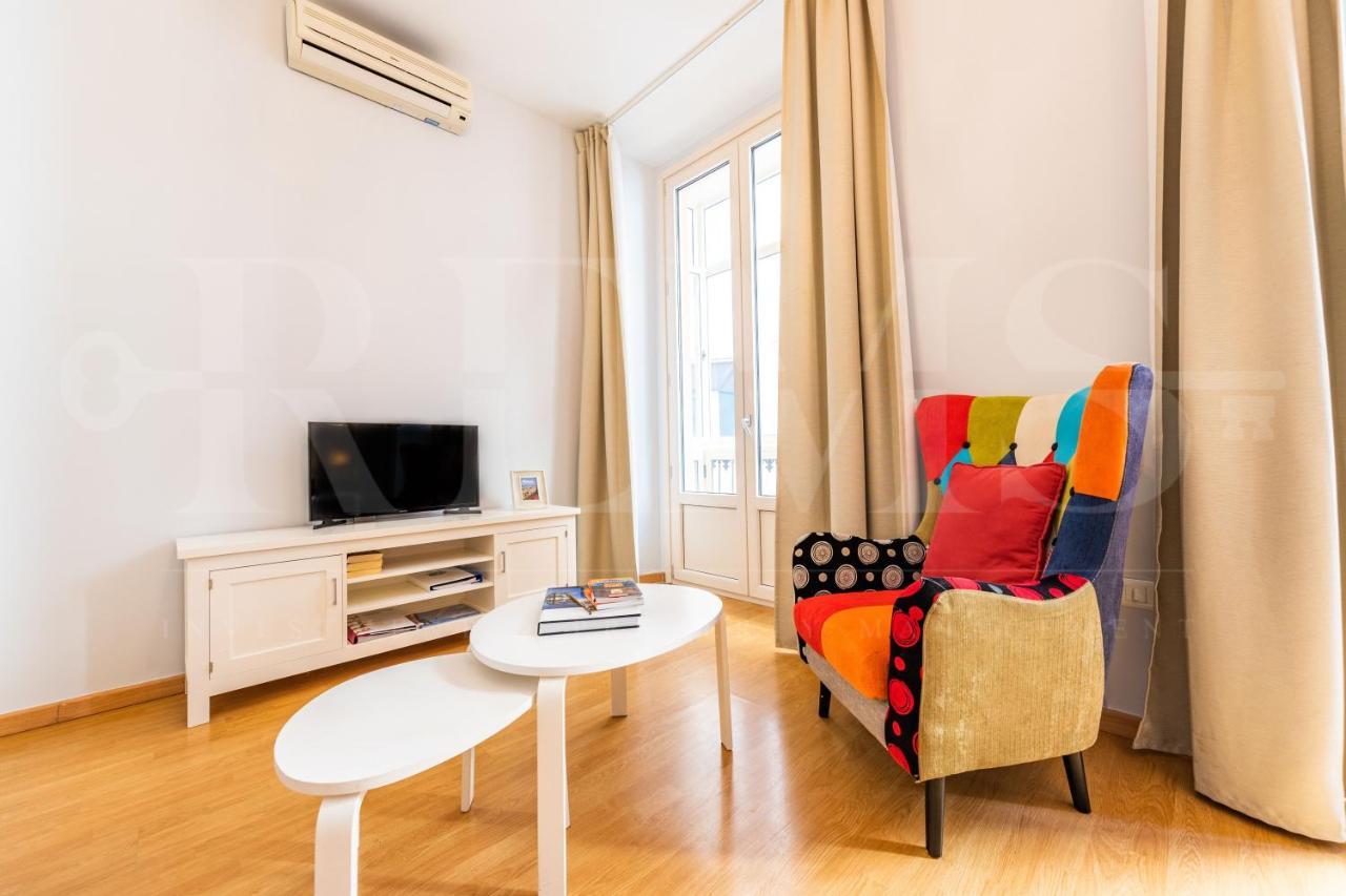 Apartment Central Studio With Patio And Balcony