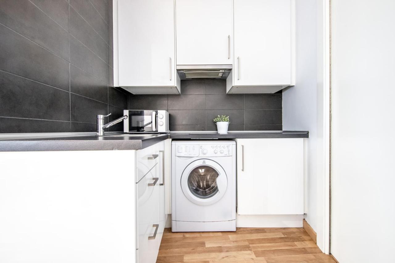 Minimalistic In The Heart Of Apartment