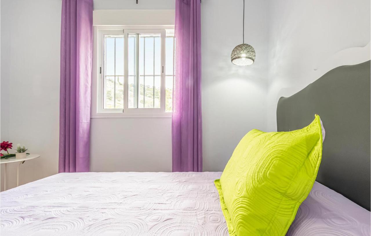 Holiday home 3 Bedroom Stunning In Malaga