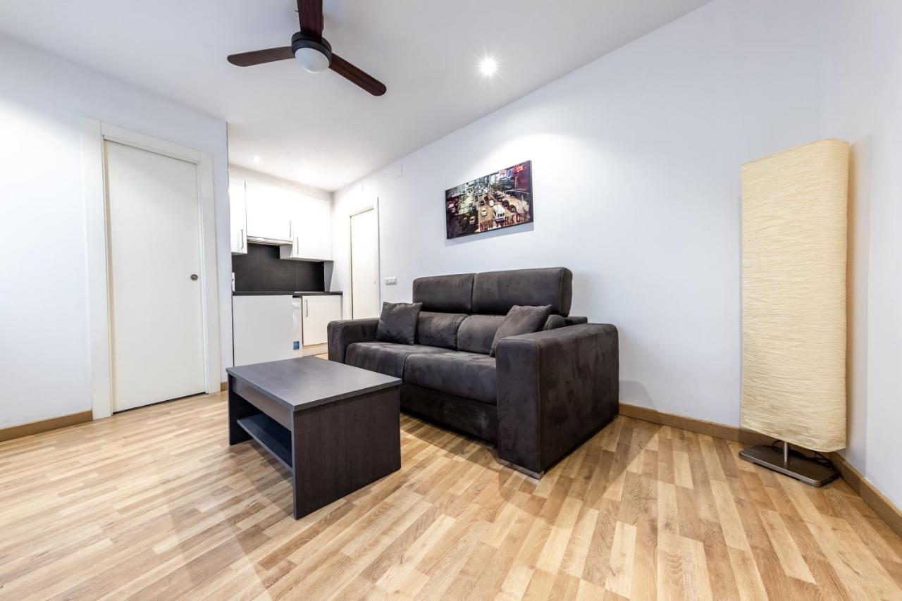 Apartment Minimalistic In The Heart Of