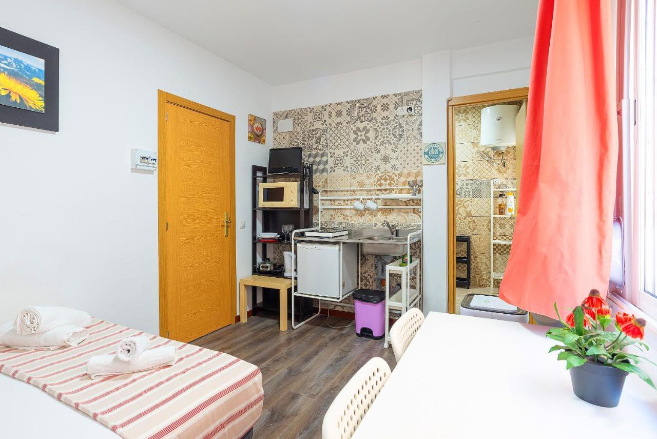 Young People Only, Soho Citycenter Apartment