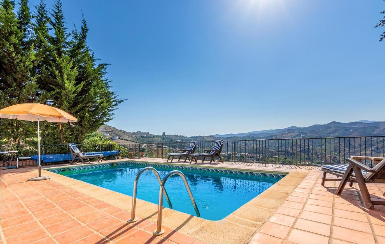 Holiday home Pet Friendly In Iznate With Kitchen
