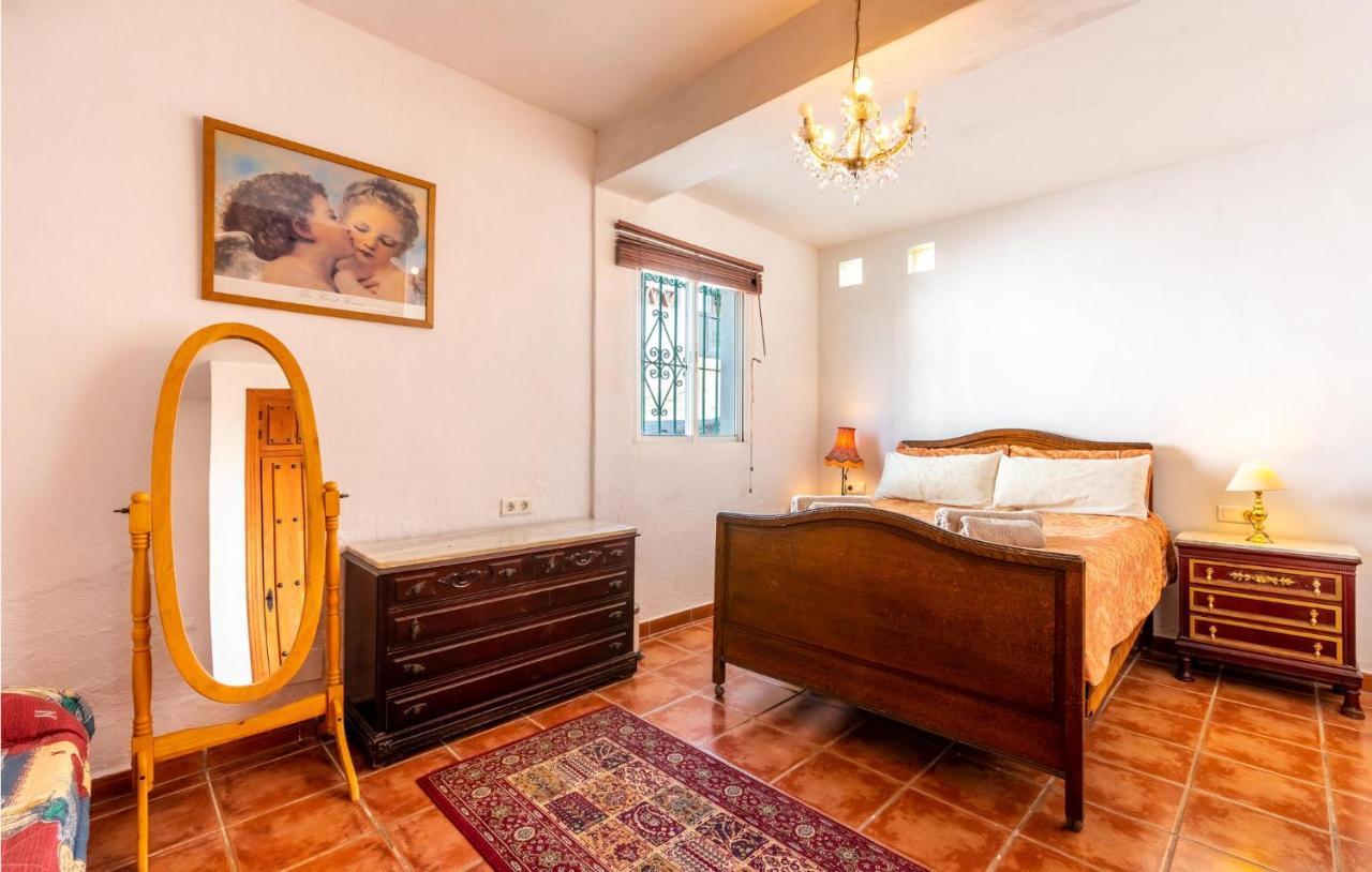 Holiday home Pet Friendly In Iznate With Kitchen *